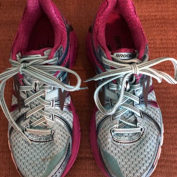 Brooks Adrenaline GTS 17 running shoes, Women’s size 6, GUC - Picture 3 of 9